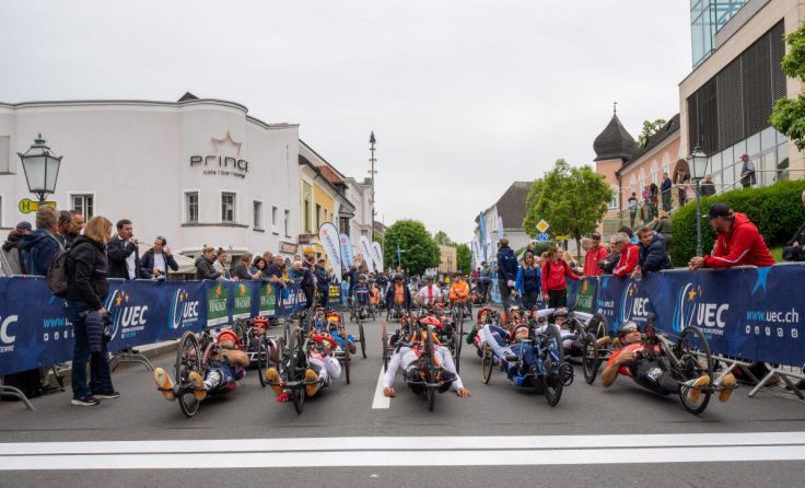 Am finalen Tag startete das Rennen in Peuerbach (Foto: Manuel Ferihumer)