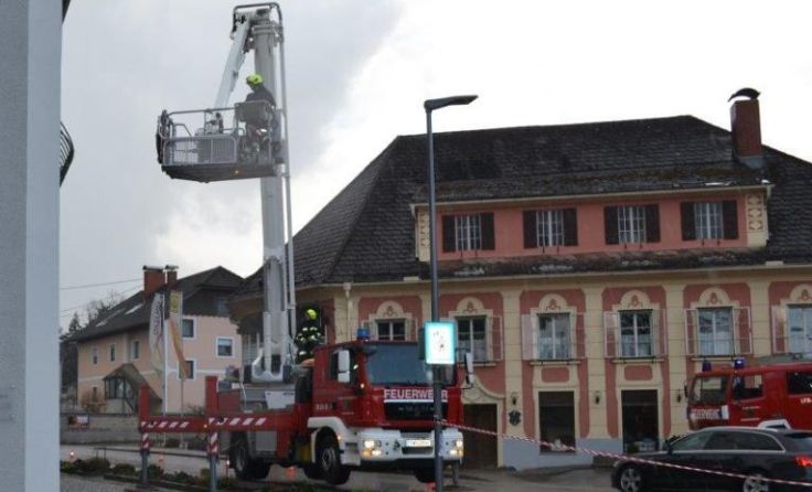 Die FF Kremsmünster beim Einsatz. (Foto: FF Kremsmünster)