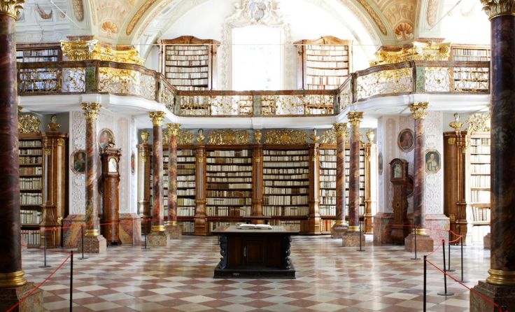 Die Bibliothek im Stift Schlierbach lässt von vergangene Zeiten träumen. (Foto: Stift Schlierbach)