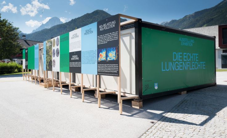 Der Mobile Schauraum mit der Auststellung „Die Echte Lungenflechte“ (Foto: Michael Maritsch)