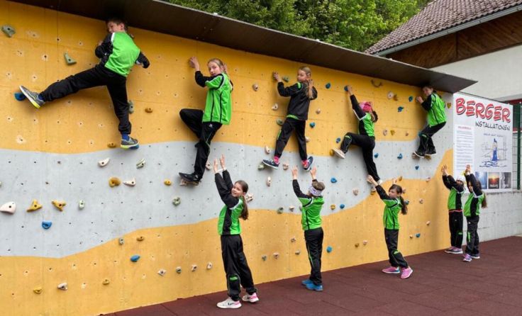 Die sportbegeisterten Volksschulkinder (Foto: VS Rosenau)