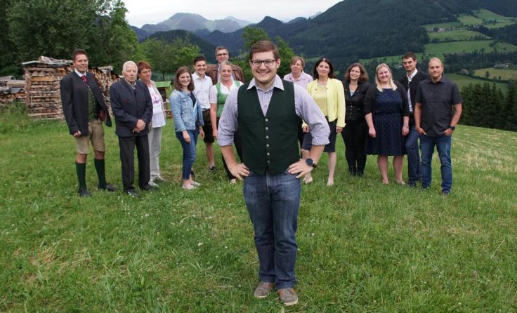 Bürgermeisterkandidat Matthias Berger mit seinem Team (Foto: ÖVP Rosenau)