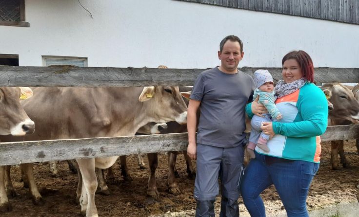 Stefan Helml mit Christina und Katharina Gressenbauer (Foto: Privat)