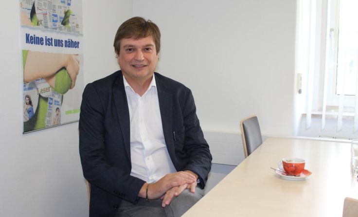 Gerhard Edelsbacher beim Gespräch im Tips-Büro in Kirchdorf (Foto: Sophie Kepplinger)