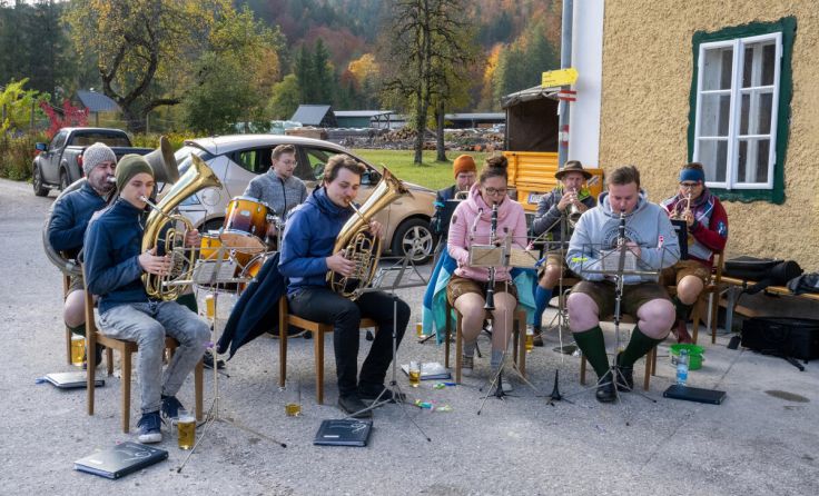 Beim traditionellen Latschenfest im Brunnental (Foto: Christian Kerbl)