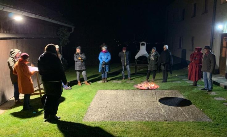Bei der Generalversammlung in Ingrid Fischeneders Garten (Foto: Susanne Russman/Eduard Sageder)