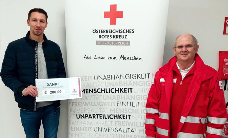 Admir Hodzic Firma Nironorm und Franz Mair Rotkreuz-Markt-Mitarbeiter. (Foto: Rotes Kreuz Kirchdorf)