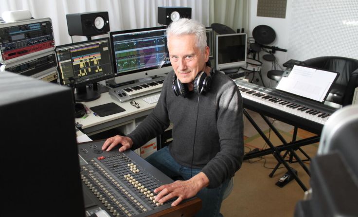 Josef Resl in seinem Tonstudio zu Hause in Ried im Traunkreis (Foto: Winter)