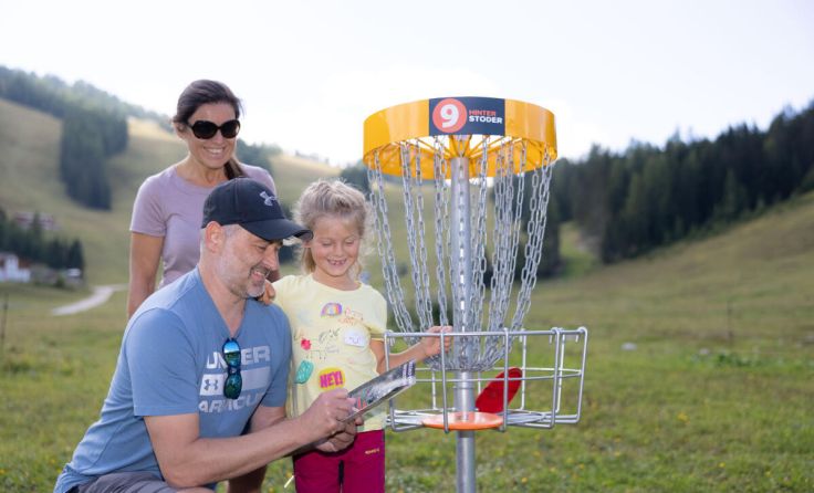 Discgolf auf der Höss – die Berge gemeoinsam neu erleben. (Foto: hiwu hinterramskogler)