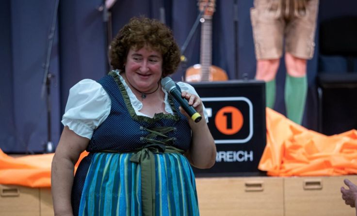 Die Gstanzl Queen Renate Maier (Foto: VO - Show)