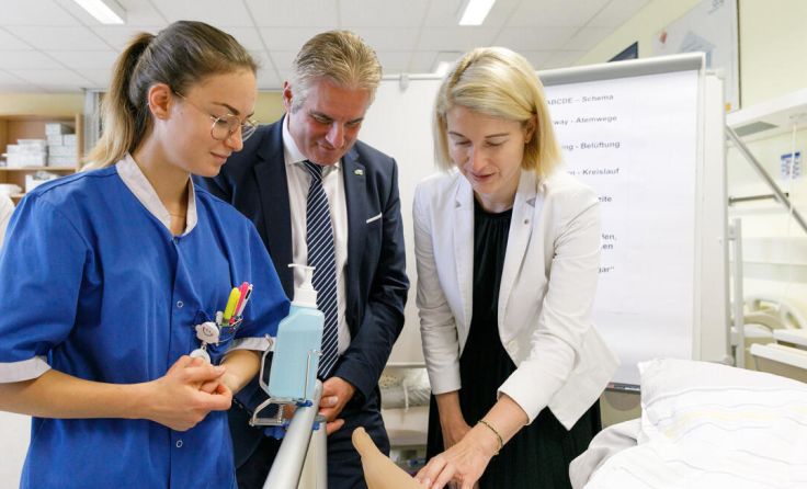 Die neue Ausbildung der "Pflegestarter" hat begonnen, (Foto: Land OÖ/Margot Haag)