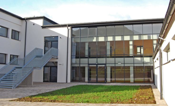 Die Volksschule Micheldorf erstrahlt in neuem Glanz. (Foto: Marktgemeinde Micheldorf)