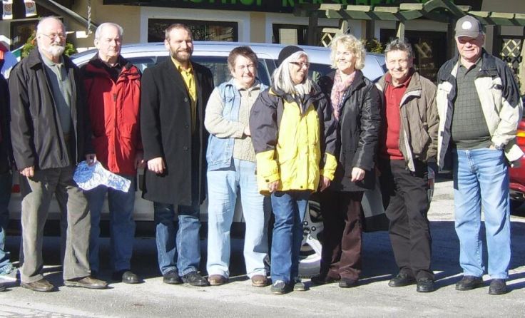 Die "ersten Garde" der ehrenamtlichen Dorfmobil-Fahrer. (Foto: privat)