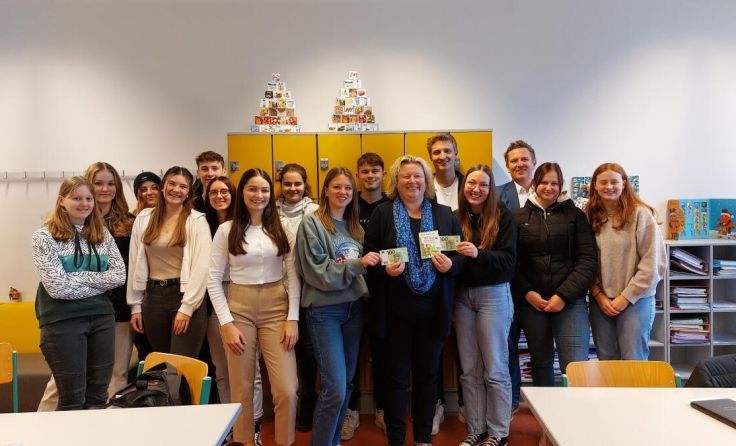 Die Maturanten der HLW Kirchdorf spendeten den Finderlohn. (Foto: HAK | HLW Kirchdorf)