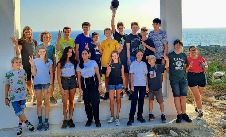 Die zwölf Schüler mit ihren Buddies. (Foto: Freie Schule Kremstal)