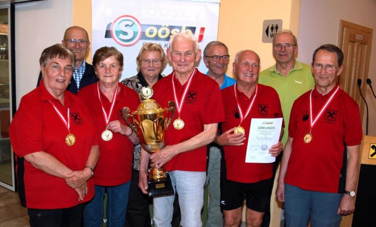 Die Siegermannschaft Wartberg mit dem Organisationsteam (Foto: Seniorenbund)