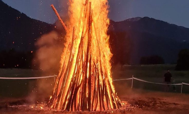 Sonnwendfeuer der Naturfreunde Leonstein (Foto: NF Leonstein)