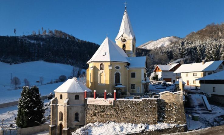 Die Pfarrkirche Leonstein (Foto: Pfarre Leonstein)