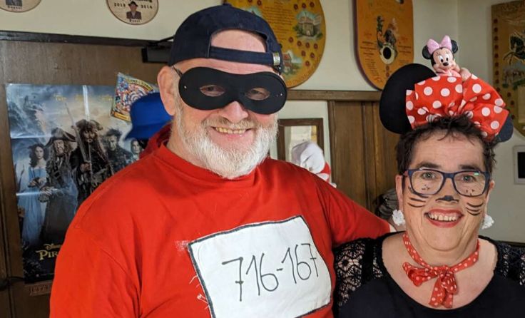 Die Panzerknacker und Mickey Mouse fallen ein im Schützenheim am Turnergschnas