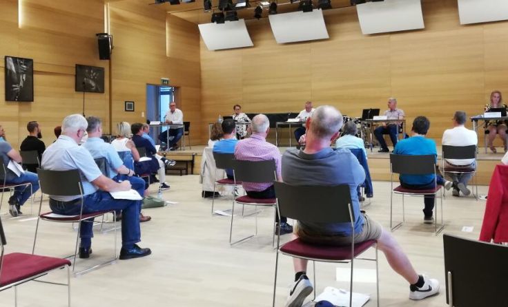 Alle Anträge der Gemeinderatssitzung in Altheim wurden einstimmig beschlossen. (Foto: Tips)