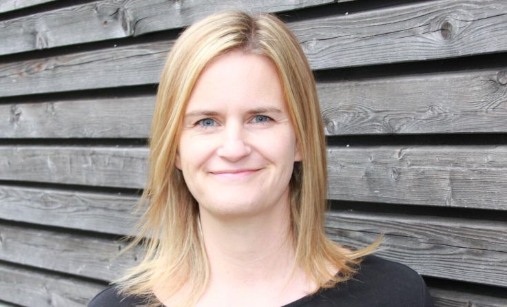 Doris Leeb liest bei den Frauentagen aus ihrem Buch „Iaz Owa“. (Foto: Lili Vogl)