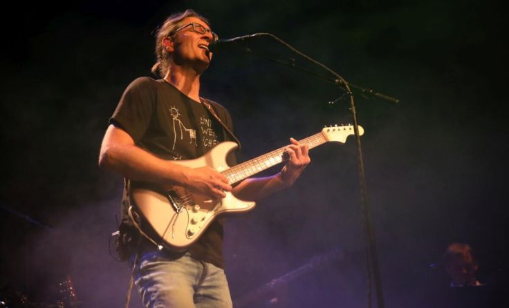 Fink tritt im VAZ Braunau für einen guten Zweck auf. (Foto: Klaus Schlewitz)