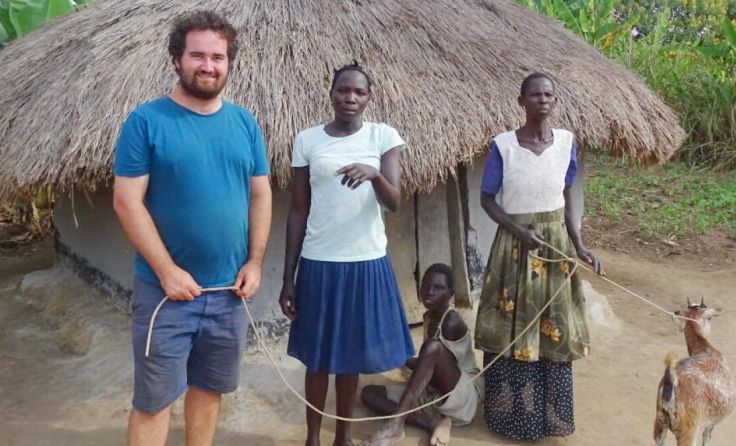 Jakob Pichler verschenkte in Uganda zur Unterstützung unter anderem Ziegen. (Foto: Privat)