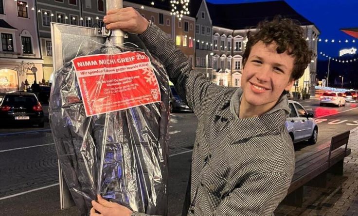 Die Jacken werden an zentralen Plätzen aufgehängt. (Foto: Junge Generation in der SPÖ OÖ)