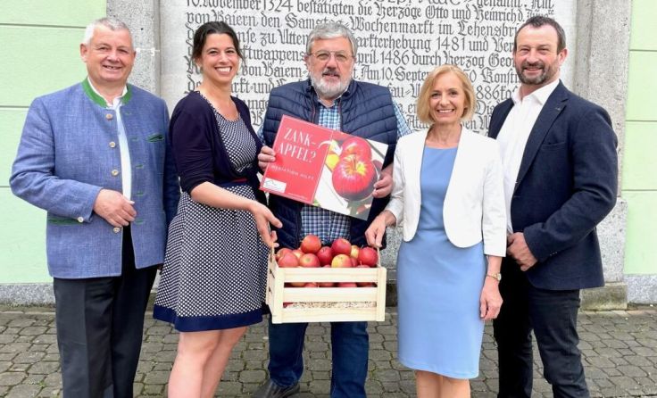 Mediatoren aus dem Bezirk Braunau verschenkten "Zankäpfel". (Foto: hofkonflikt)