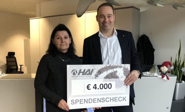 HAI-CEO Rob van Gils überreichte den Spendenscheck. (Foto: HAI)