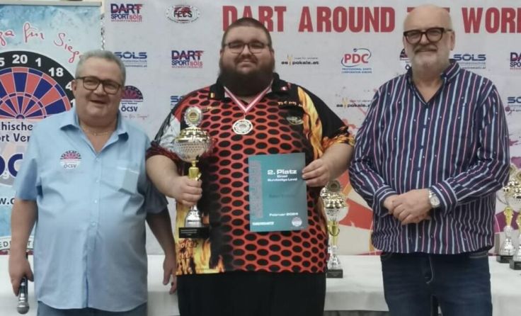 Hubert Wurhofer (M.) ist neuer E-Dart-Vize-Staatsmeister. (Foto: DC Floriani)