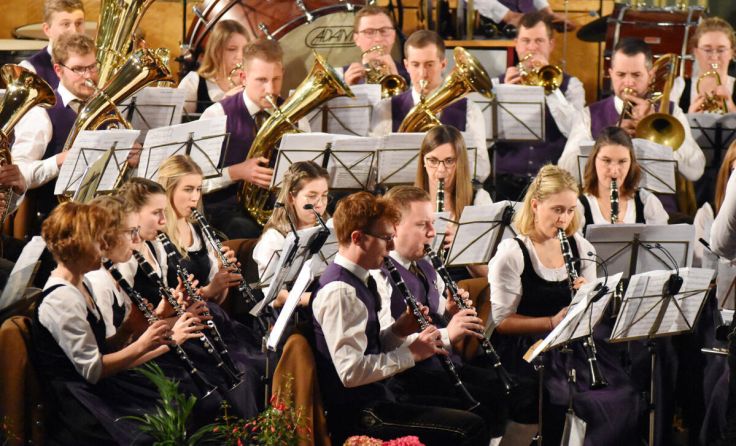 Die Altheimer Musiker spielen in der Rudolf-Wimmer-Halle auf. (Foto: Vorich)