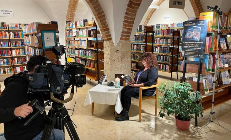 Elsa Wild liest aus ihrem Buch. (Foto: ORF)