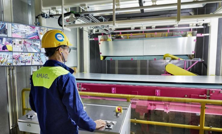 Die neue Bandveredelungsanlage ist 115 Meter lang. (Foto: AMAG)