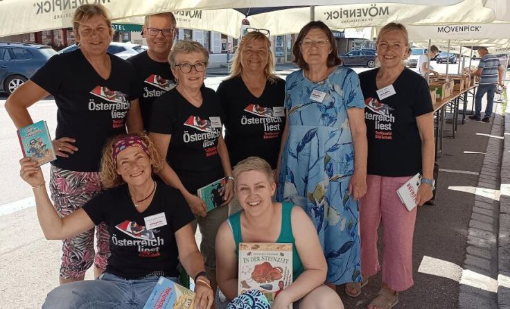 Das Altheimer Bibliotheksteam lädt zu einem Bücherflohmarkt ein. (Foto: Stadtamt Altheim)