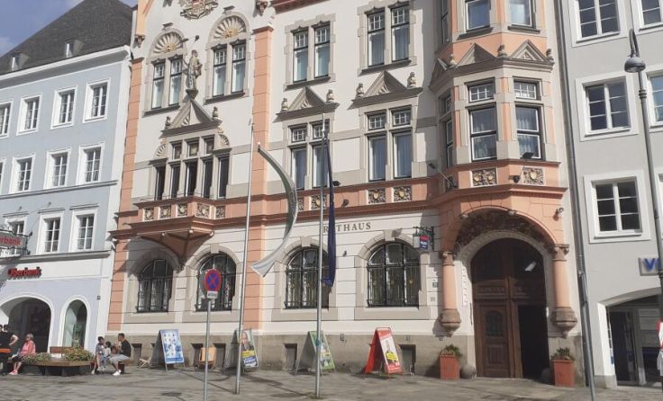 In Braunau traf sich der Gemeinderat zur letzten Sitzung vor der Sommerpause. (Foto: Tips)