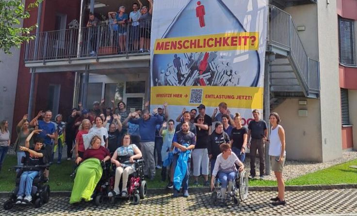 Die Aktion fand unter anderem beim Haus für Senioren statt. (Foto: B. Weichselbaumer)
