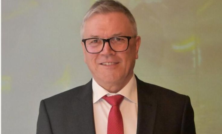 Erich Rippl bekam für seine Unterstützung des Feuerwehrwesens eine Ehrung. (Foto: Gemeinde Lengau)