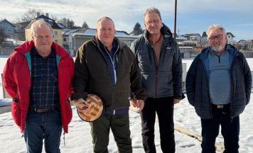 Tumeltshamer Senioren sind Bezirkssieger im Eisstockschießen 
