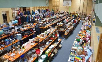 Flohmarkt für Schnäppchenjäger und Nachwuchsfußballer in Kirchheim