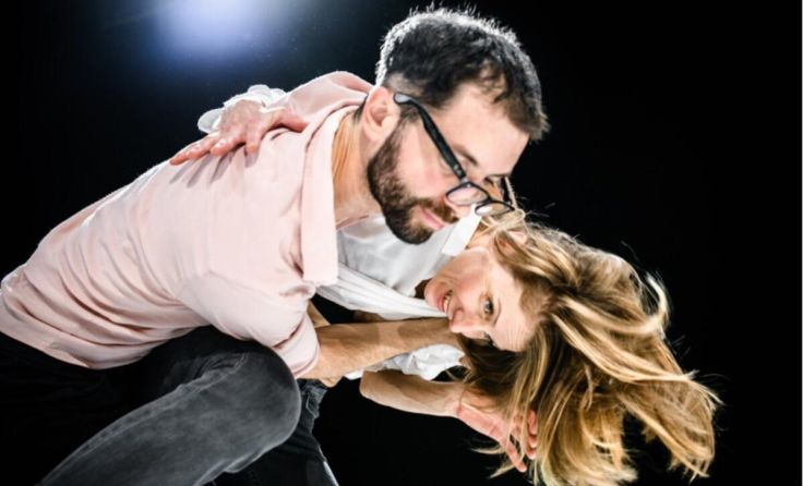 Simon Mayer und Hannah Shakti Bühler tanzen beim ersten Andorfer Bierfest. (Foto: Fabian Stransky)