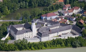 Ostermarkt der Justizanstalt Suben