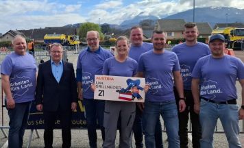 Schneepflugfahrerin aus Altschwendt ist „inoffizielle Vizeweltmeisterin“