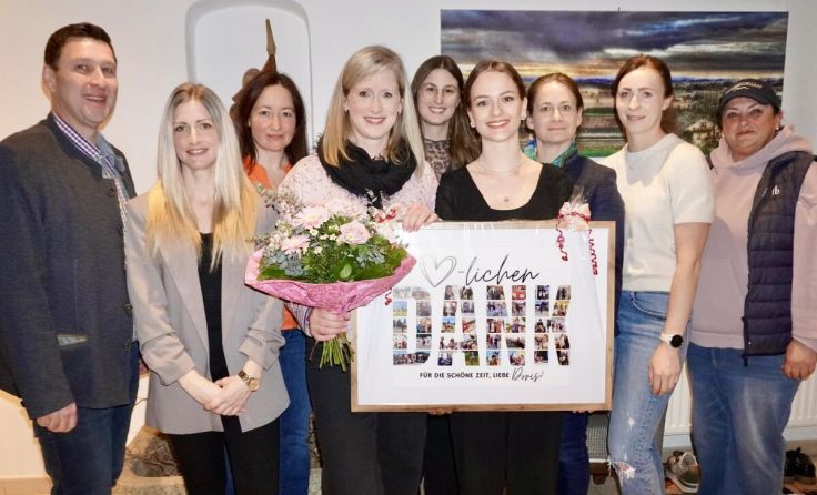 Doris Grabmann (M., l.) übergab ihre Funktion als Obfrau an Anna Wimeder (M., r.) (Foto: privat)
