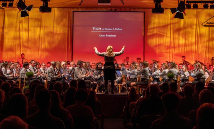 Die Feuerwehrmusikkapelle Rainbach spielt Melodien zum Thema England. (Foto: FMK Rainbach)