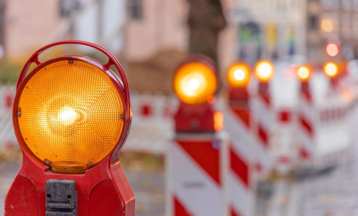 In St. Aegidi gibt es eine Straßensperre. (Foto: TH.BAUER/TOPIC/stock.adobe.com)