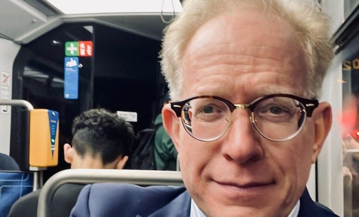 Arnd Bätzner präsentiert in Zell an der Pram neue Ansätze zur Mobilität. (Foto: Bätzner)