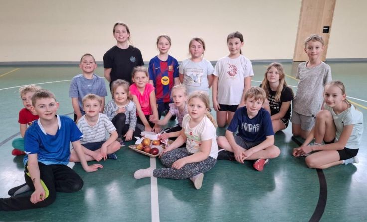 Zum Saisonabschluss gab es für die Kinder Äpfel zur Belohnung. (Foto: privat)