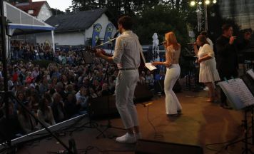 Schärding feiert Wiedereröffnung des Landesgartenschau-Geländes mit Konzert und Feuerwerk