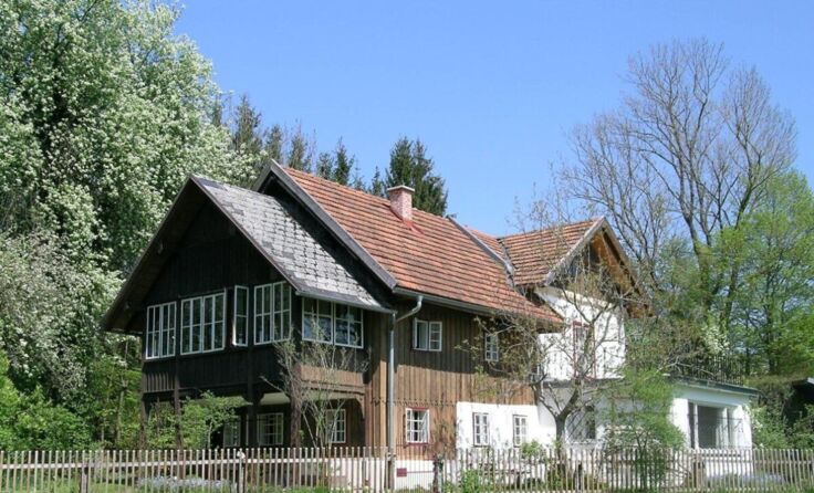 Das Bilger-Breustedt-Haus erwacht aus der Winterpause. (Foto: R. Mayer)